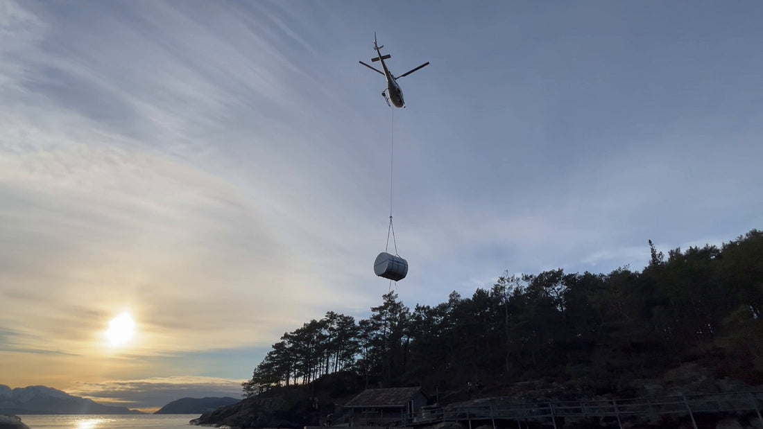 Smokin'Barrel med helikopter til Varaldsøy - Badstugutta