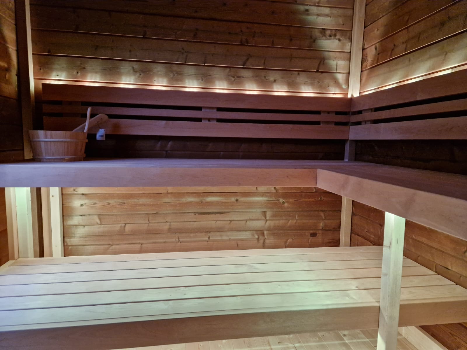 Patio L Plus - Badstugutta